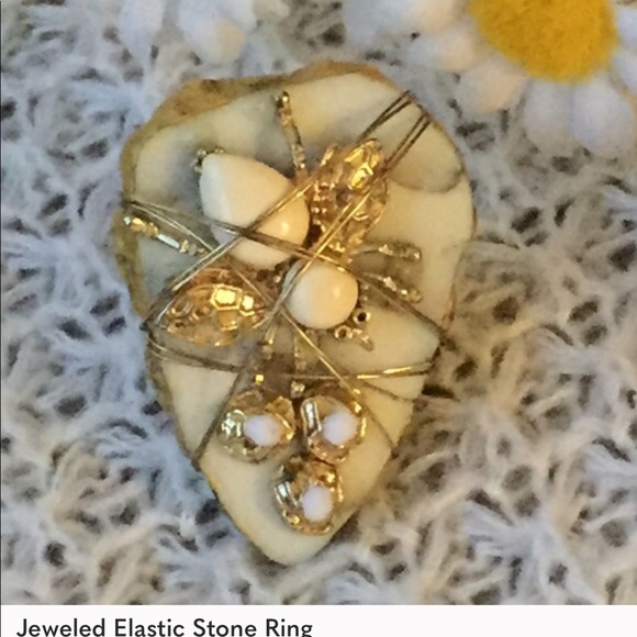 2 Rings - Picture 2 of 5